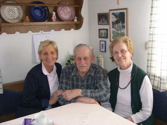 Bürgermeisterin Sonja Ottenbacher, Theo Schett, Inge Schett